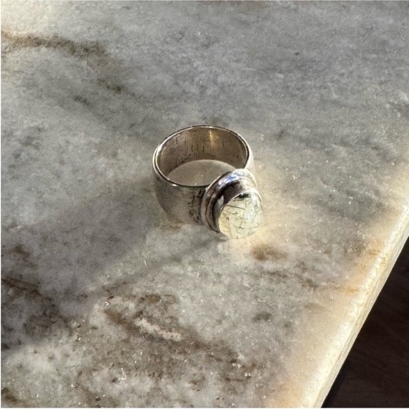 Sundance Rutilated Quartz Silver Ring - Picture 6 of 9